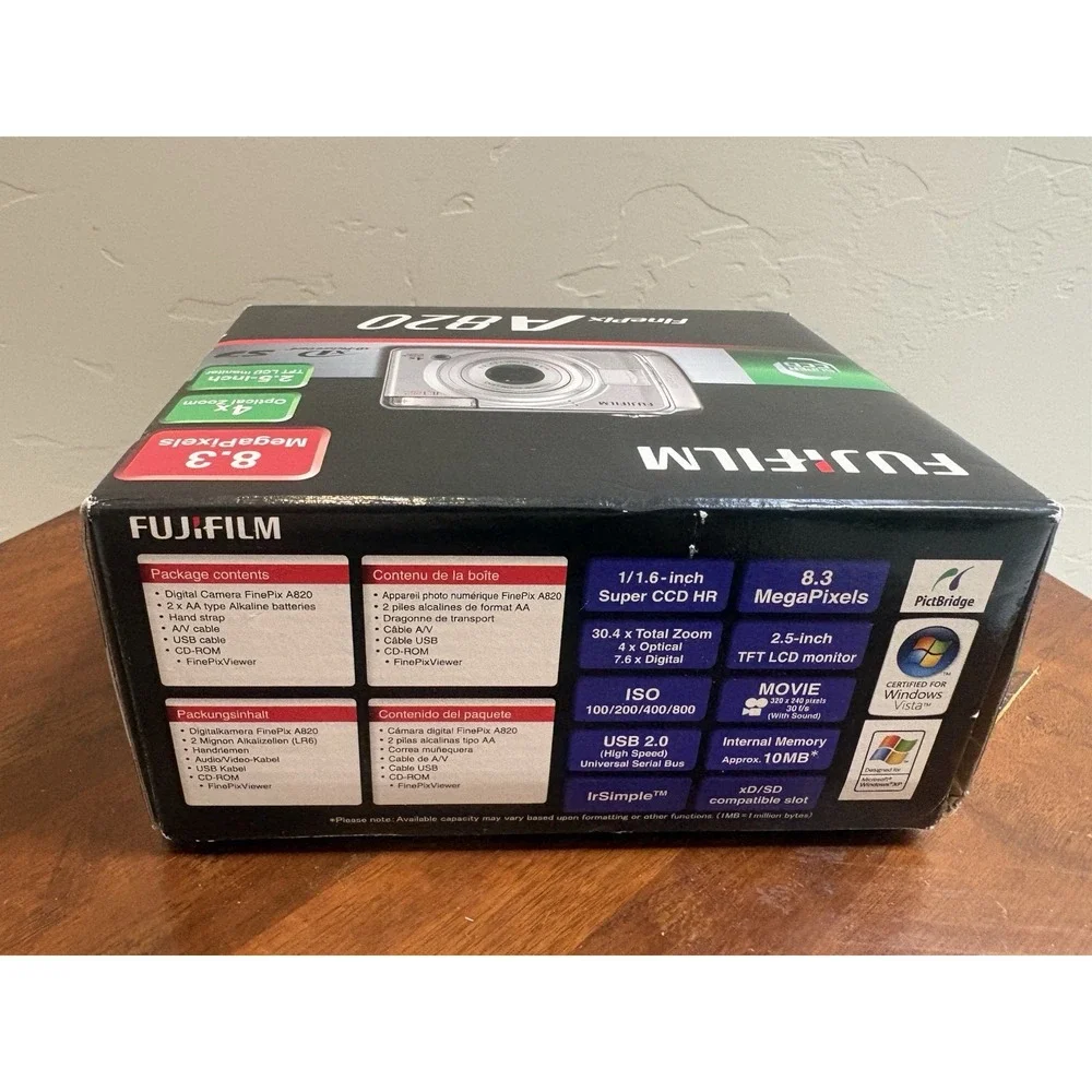 Fujifilm FinePix A820 8.3MP Digital Camera Bundle - Tested, Works! Case Cables